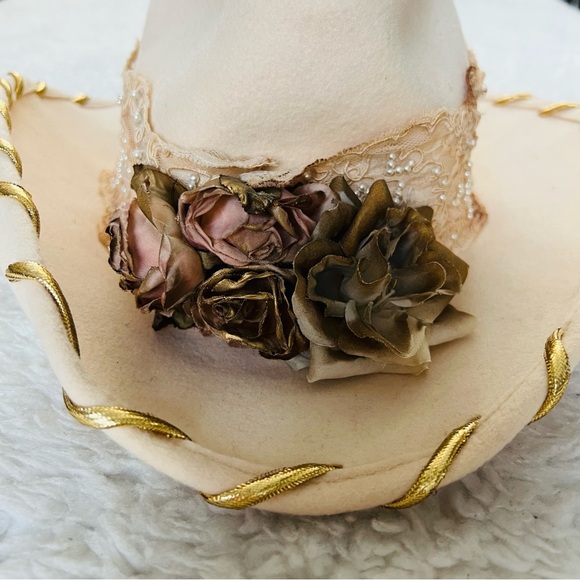 Hooray Henri Wool Cream Off White Floral Ladies Hat - Picture 8 of 16